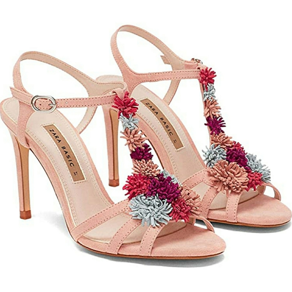 High-heel sandals with floral details